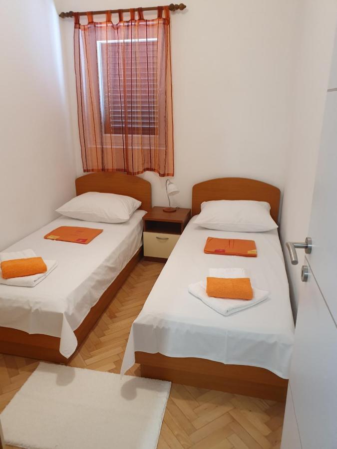 Apartmani Kunteja Pag Town Eksteriør billede
